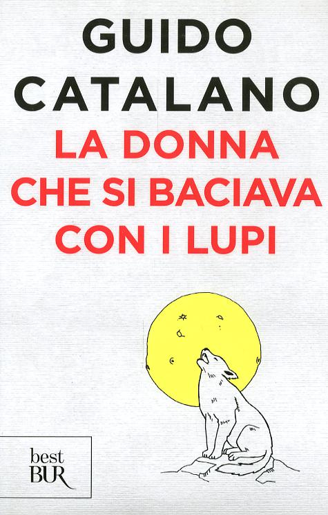 Donna che si baciava con i lupi
