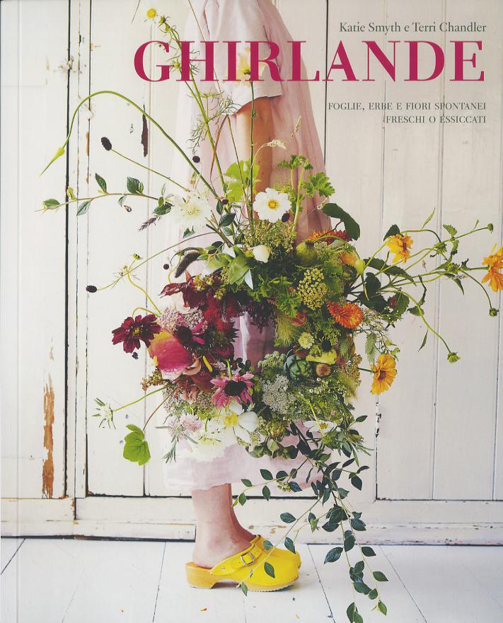 Ghirlande. Foglie, erbe e fiori spontanei freschi o essiccati
